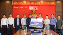 Tổng Công ty Phát điện 2 trao 8 tỷ đồng hỗ trợ tỉnh Đắk Lắk và Gia Lai khắc phục hậu quả thiên tai