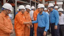 Tổng LĐLĐ Việt Nam thăm hỏi, động viên người lao động Công ty Cổ phần Nhiệt điện Quảng Ninh