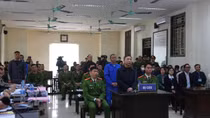 Vợ ông Lưu Bình Nhưỡng tham dự phiên tòa với tư cách người làm chứng
