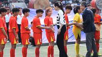 Bóng đá nữ Việt Nam và Thái Lan từ thông điệp Madam Pang