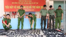 Công an tỉnh Cà Mau tiêu hủy nhiều vũ khí, công cụ hỗ trợ
