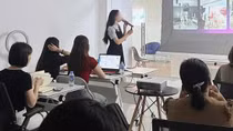 Bi hài khóa học làm giàu của chuyên gia… hàng giả!