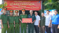 Cao đẳng CSND II bàn giao 6 căn nhà cho các hộ dân nghèo vùng biên
