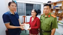 Cái kết ấm lòng của bà giáo nghỉ hưu đánh rơi bọc tiền