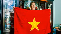 Gặp người giữ cờ Tổ quốc bằng niềm tin son sắt
