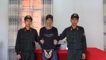 Nảy sinh lòng tham, người trông coi vườn trộm cây gỗ giáng hương của chủ