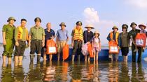 Hàng nghìn suất quà trao tặng nhân dân vùng bão lũ tỉnh Bắc Ninh