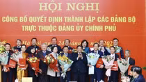 Thủ tướng trao quyết định thành lập 15 đảng bộ thuộc Đảng ủy Chính phủ