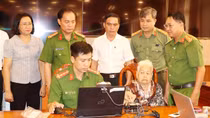 Công an Bạc Liêu thu nhận mẫu ADN thân nhân liệt sĩ chưa xác định danh tính