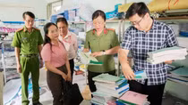 Bắt quả tang cơ sở photo trái phép giáo trình của NXB Chính trị quốc gia Sự thật