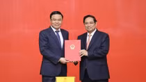 Thủ tướng trao Quyết định giao Quyền Bộ trưởng Bộ Công Thương