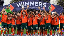Ronaldo và giọt nước mắt tuổi 40