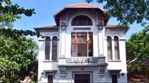 Lợi dụng cơ chế tự công bố, nhiều cơ sở y tế hạ mức rủi ro để dễ trúng thầu