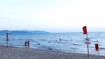 Lập phương án xử lý sau các vụ du khách tắm biển Nha Trang đụng vật sắc nhọn