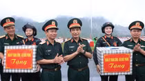 CBCS Công an, Quân đội tập luyện diễu binh trong mưa rào sáng cuối tuần