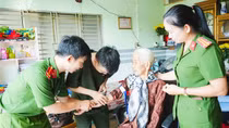 Công an Cần Thơ thu thập mẫu ADN, thắp lên hy vọng cho gia đình liệt sĩ