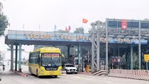 Những dấu hỏi từ việc không miễn phí qua cầu Bến Thủy 1