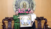 Thắt chặt quan hệ phối hợp giữa CAND và lực lượng Hải quân Việt Nam nơi đầu sóng ngọn gió