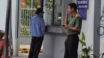 Ca sĩ Khánh Phương làm việc với Công an TP Hồ Chí Minh về MV "Anh em trước sau như một"
