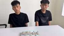 Khách nước ngoài tra tay vào “lắc bạc” vì trộm tiền và nhẫn vàng của đồng hương