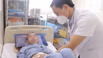 Cùng lúc mắc 2 bệnh ung thư, người đàn ông phải tạo hình thực quản bằng đại tràng