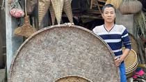 Người đàn ông mê tranh, tre, nứa, lá