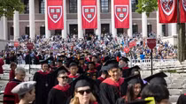 Đại học Harvard có thể mất khả năng tuyển sinh sinh viên nước ngoài