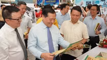 Triển lãm ảnh “Rạng rỡ tên Người” và ra mắt số báo Nhân Dân Cuối tuần đặc biệt