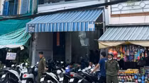 Nghi án chồng dùng dao đâm chết vợ rồi tự sát