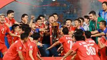 HLV Kim Sang-sik sẽ dẫn dắt đội bóng nào thi đấu với CLB Manchester United?