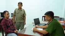 Chém "tình địch" rồi chở bạn gái bỏ trốn