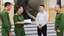 Công an phối hợp trao trả 1,47 tỷ đồng cho người chuyển nhầm