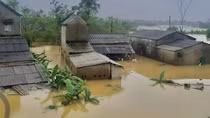 Thủ tướng chỉ đạo khẩn ứng phó với bão số 13 và mưa lũ sau bão