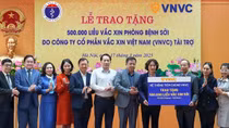 Hệ thống tiêm chủng VNVC trao nửa triệu liều vắc xin sởi hỗ trợ Bộ Y tế chống dịch
