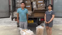 Hai chị em điều hành đường dây mua bán thuốc lá Thăng Long giả qua mạng