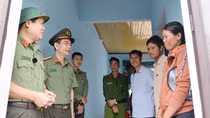 Bài 1: Thắm đượm tình quân dân