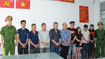 Bắt khẩn cấp nhóm đối tượng khiêng quan tài diễu phố