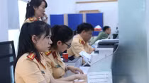 Bình Dương: Thuận lợi trong việc cấp đổi giấy phép lái xe và cấp phiếu lý lịch tư pháp