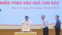 Thủ tướng và lãnh đạo Chính phủ quyên góp ủng hộ đồng bào bị thiệt hại do bão lũ