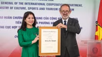 Trao Huân chương Công trạng của Cộng hòa Italia cho TS Nguyễn Phương Hòa