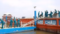 Pháo hoa tầm cao đón giao thừa ở Cần Thơ được bắn từ sà lan 2.000 tấn