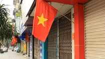 Đường phố Hà Nội vắng vẻ và bình yên sáng mồng 1 Tết