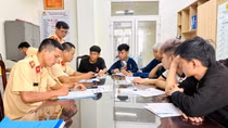 Triệu tập 6 học sinh lớp 11 chạy xe lạng lách, mang theo hung khí, va chạm giao thông