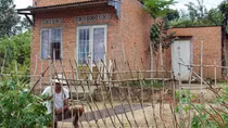 Hai cha con tử vong trong nhà có nhiều vật dụng bị cháy