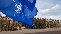 Một năm đầy thách thức của NATO