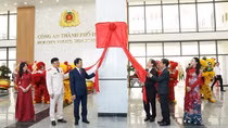 Bộ trưởng Lương Tam Quang dự lễ gắn biển công trình trụ sở Công an TP Huế