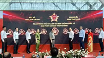 Làm thủ tục chuyến bay qua VNeID tại sân bay Tân Sơn Nhất