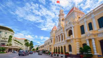 Miền Bắc chiều tối mưa to, TP Hồ Chí Minh trời nắng nóng
