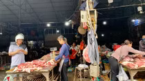Sau vụ lợn chết, lợn bệnh đưa vào tiêu thụ tại Hà Nội: Chợ Phùng Khoang đìu hiu
