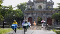 Miền Trung vẫn mưa tầm tã